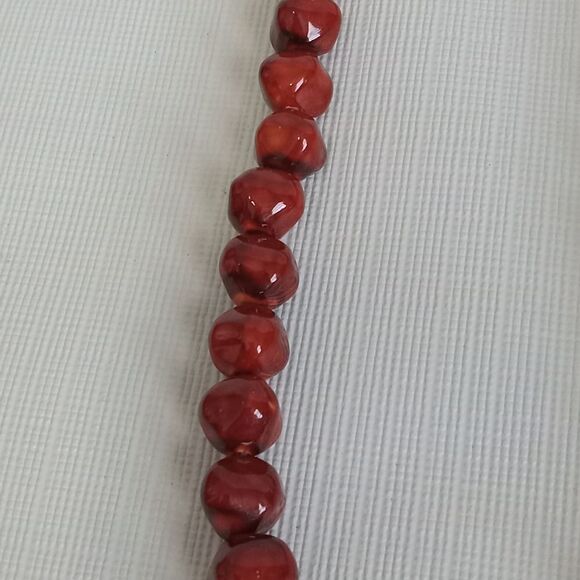 Dark Red Glossy Marble Finish Plastic Beaded Single Strand Lightweight Necklace - Picture 5 of 9